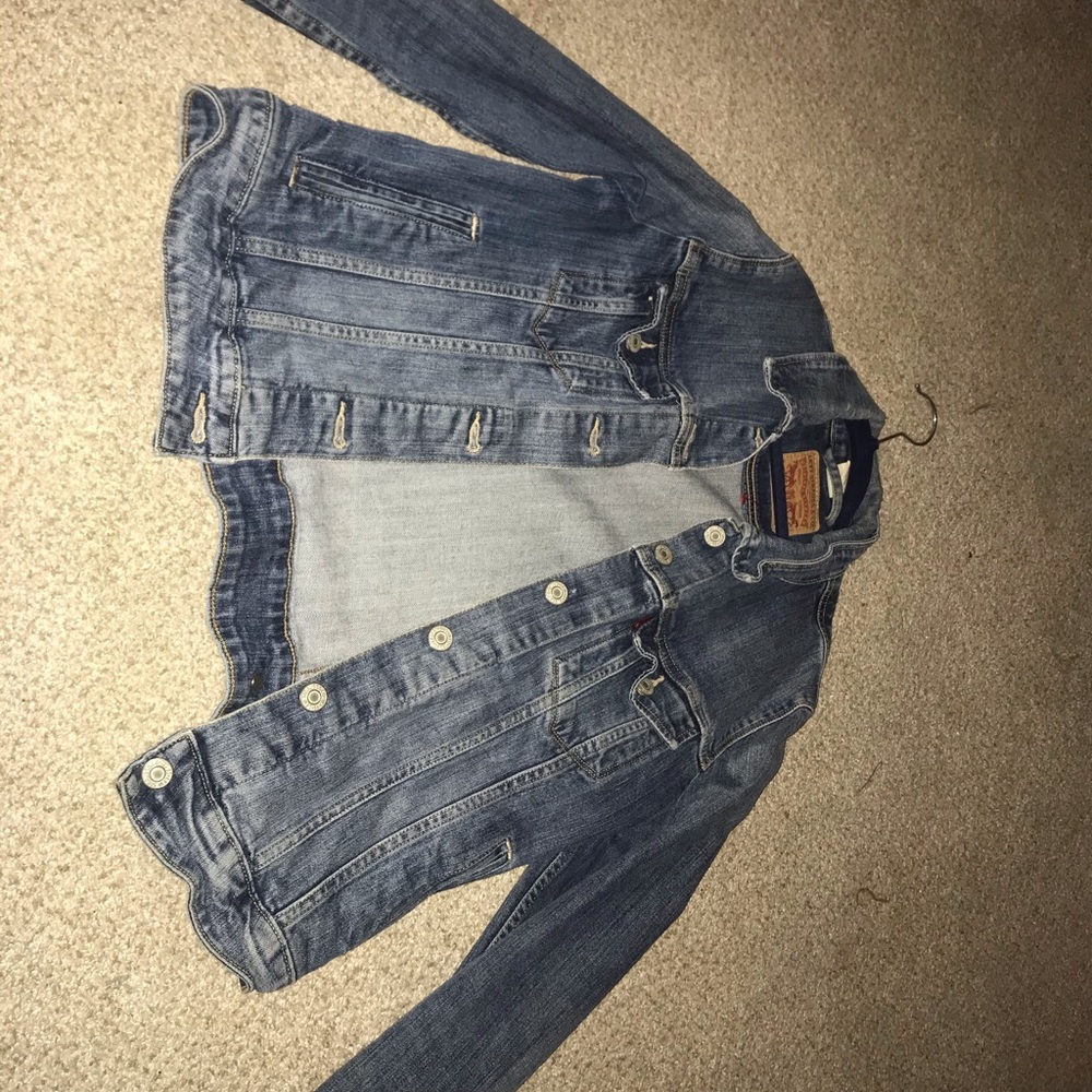 Levi’s medium wash denim jacket
